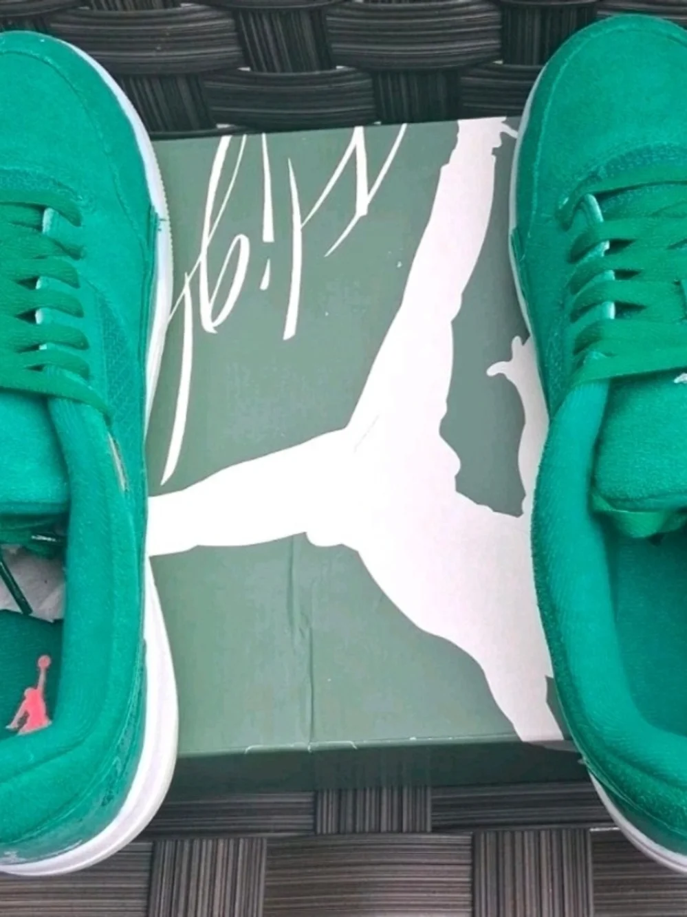 Jordan Flight Club. Court 2345 Green Suede